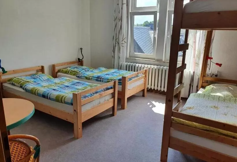 Majatalo Monteurzimmer Alte Schule Heberndorf 1