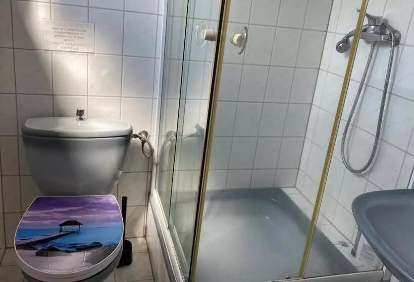 Majatalo Monteurzimmer Alte Schule Heberndorf 1