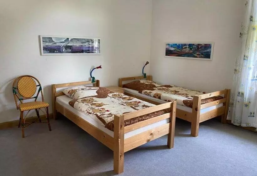 Majatalo Monteurzimmer Alte Schule Heberndorf 1