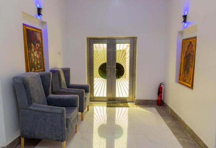 پانسیون Yona Resort Inn