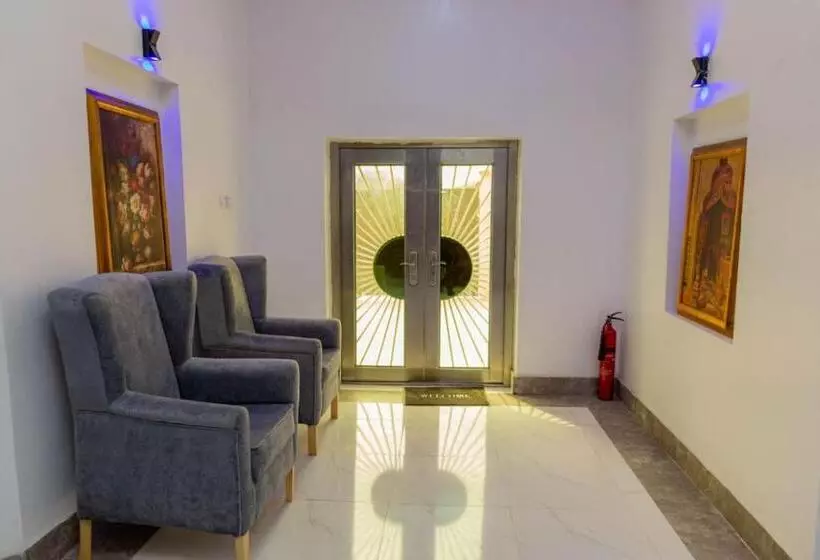 پانسیون Yona Resort Inn