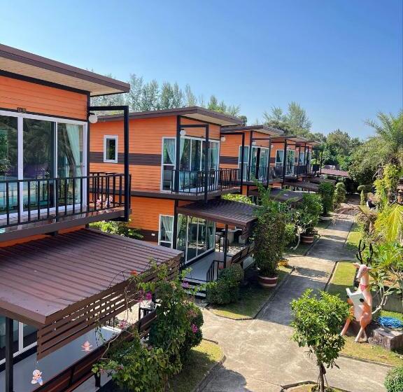 Resort รัตนารีสอร์ท ลันตาน้อย