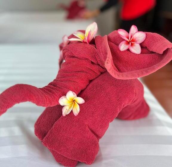 Resort รัตนารีสอร์ท ลันตาน้อย