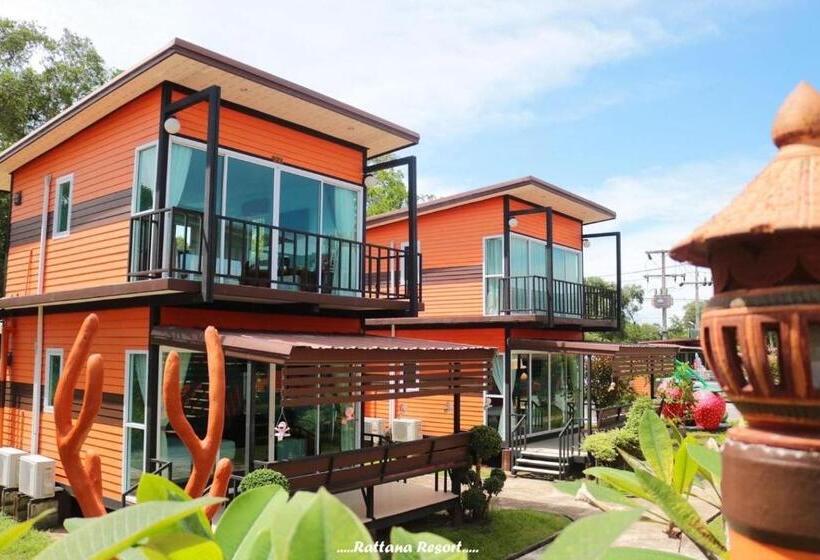 Resort รัตนารีสอร์ท ลันตาน้อย