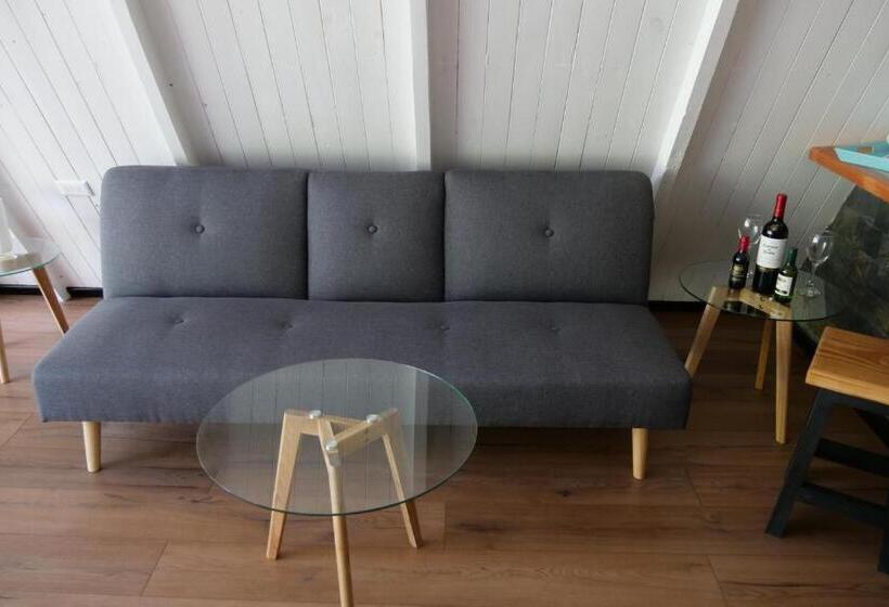 هاستل La Merced