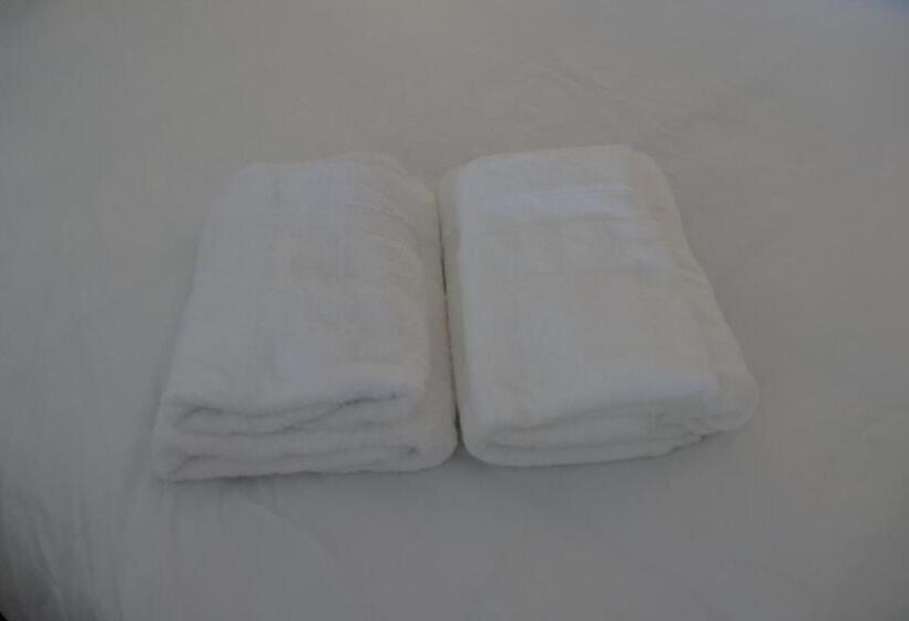 هاستل La Merced