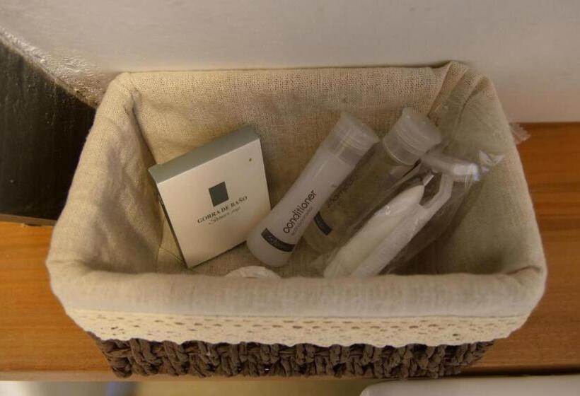 هاستل La Merced