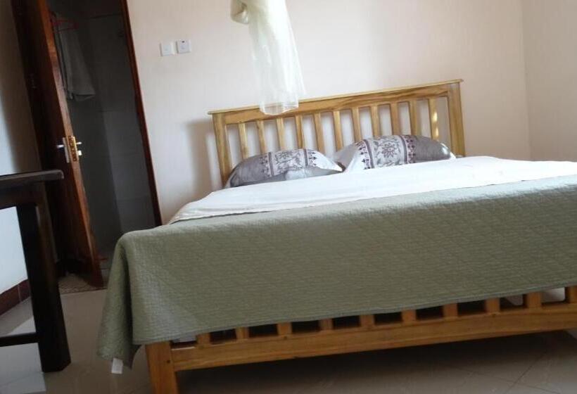 هتل Bigodi Community Lodge