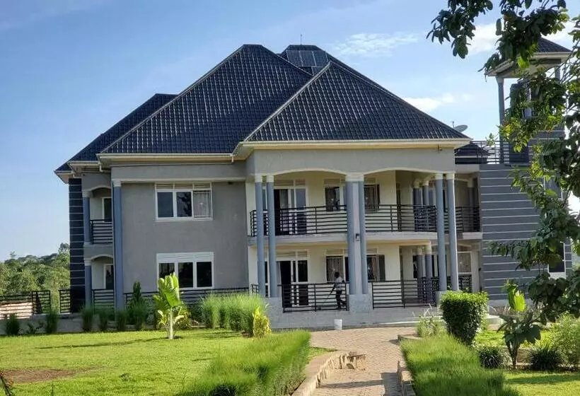 هتل Bigodi Community Lodge