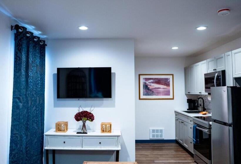 Hotel Palmer Suite 101, Hyland