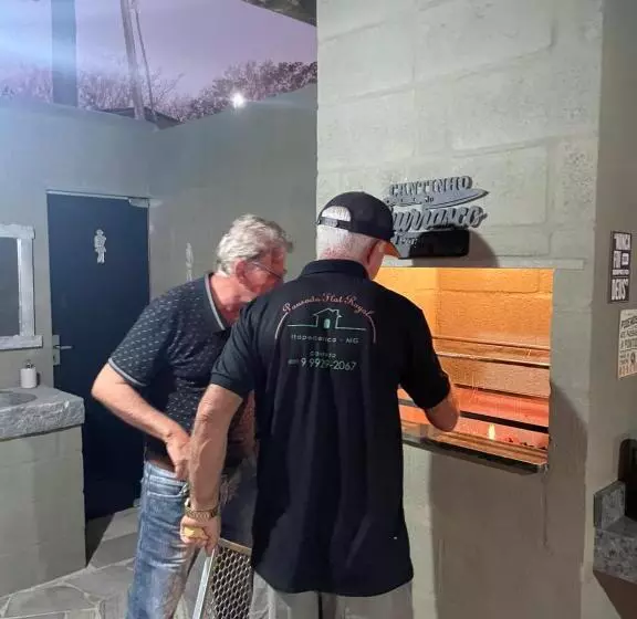 Hotelli Pousada Flat Royal Suíte Stander 2 Camas Box