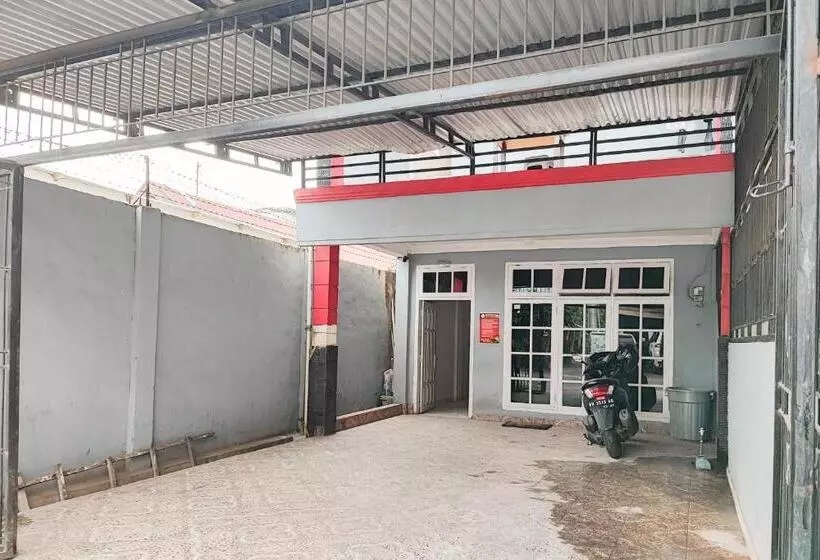 هتل Reddoorz Syariah Near Transmart Jambi