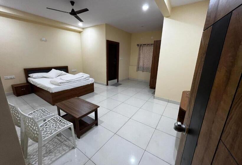 Hotel Royal Comforts Budigere