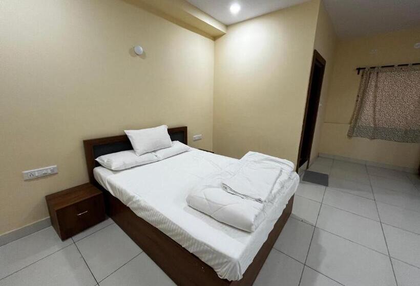 Hotel Royal Comforts Budigere