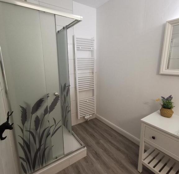 Пансион Airbnb, Moderne, Ruhige Und Helle Doppelzimmer, Nähe Magdeburg, A14 & A2