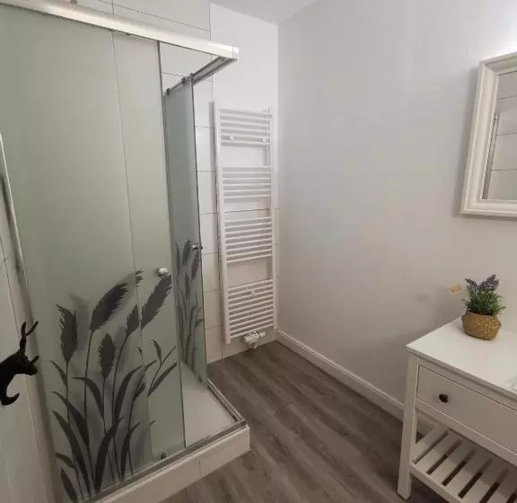 Majatalo Airbnb, Moderne, Ruhige Und Helle Doppelzimmer, Nähe Magdeburg, A14 & A2