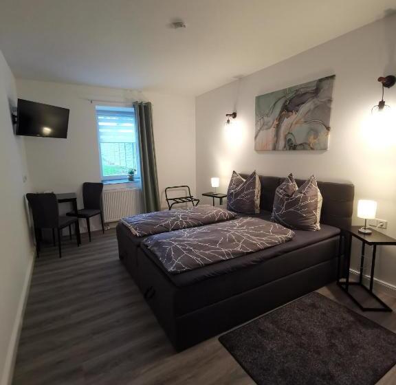 Пансион Airbnb, Moderne, Ruhige Und Helle Doppelzimmer, Nähe Magdeburg, A14 & A2