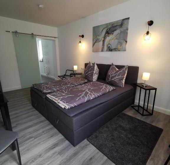 Пансион Airbnb, Moderne, Ruhige Und Helle Doppelzimmer, Nähe Magdeburg, A14 & A2