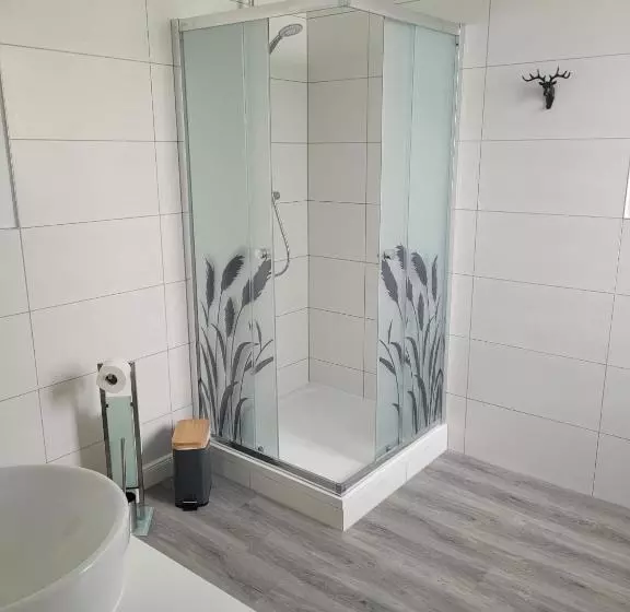 Majatalo Airbnb, Moderne, Ruhige Und Helle Doppelzimmer, Nähe Magdeburg, A14 & A2
