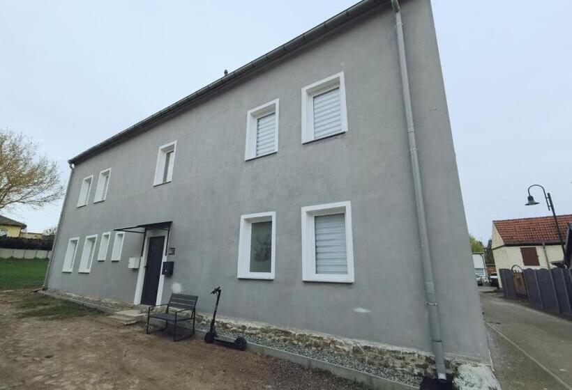 Пансион Airbnb, Moderne, Ruhige Und Helle Doppelzimmer, Nähe Magdeburg, A14 & A2