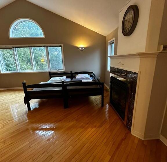 Pension Executive Suite In A Victorian Style Bungalow P4b