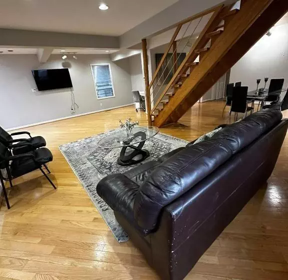 ペンション Executive Suite In A Victorian Style Bungalow P4b