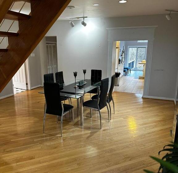 Pension Executive Suite In A Victorian Style Bungalow P4b