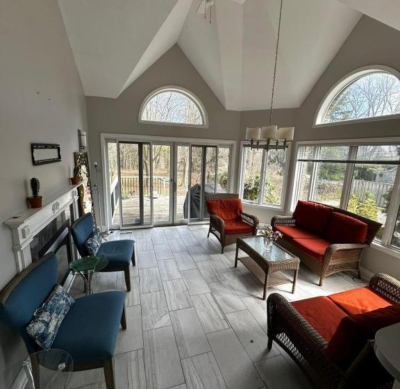 Pension Executive Suite In A Victorian Style Bungalow P4b