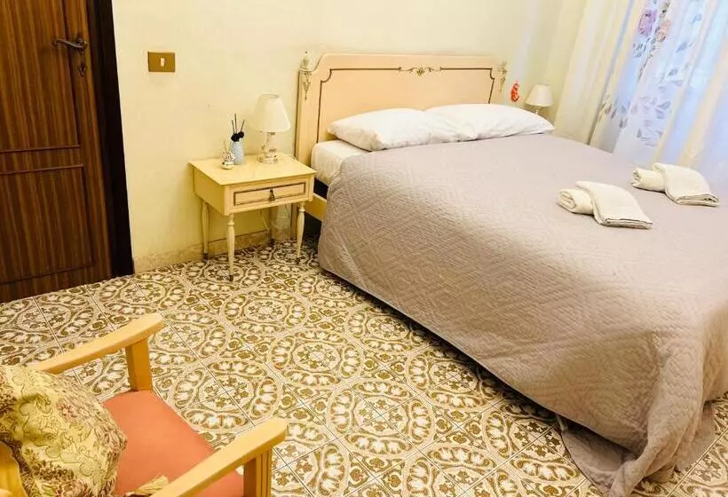 پانسیون Seaside Rooms Near Villa Of Caravaggio