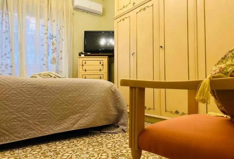پانسیون Seaside Rooms Near Villa Of Caravaggio