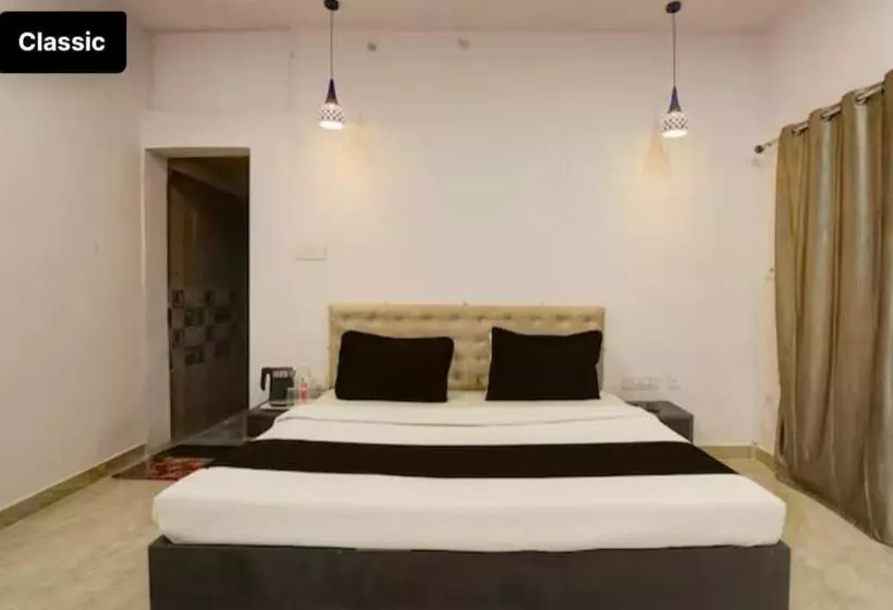 پانسیون Virat Palace