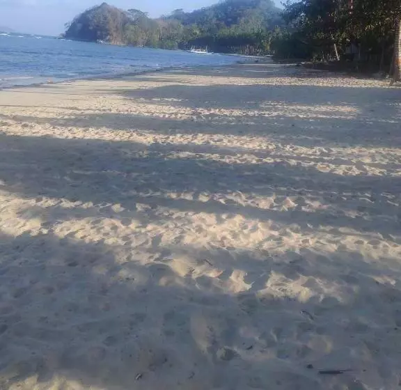 ベッドアンドブレックファースト Buluang Native Beach Resort