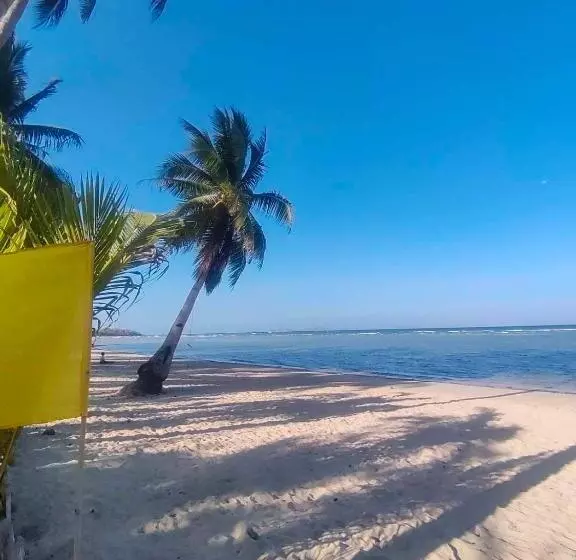 ベッドアンドブレックファースト Buluang Native Beach Resort