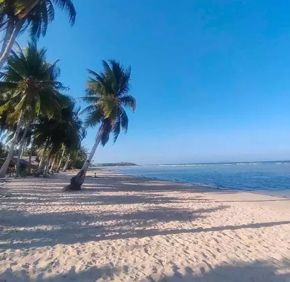 ベッドアンドブレックファースト Buluang Native Beach Resort
