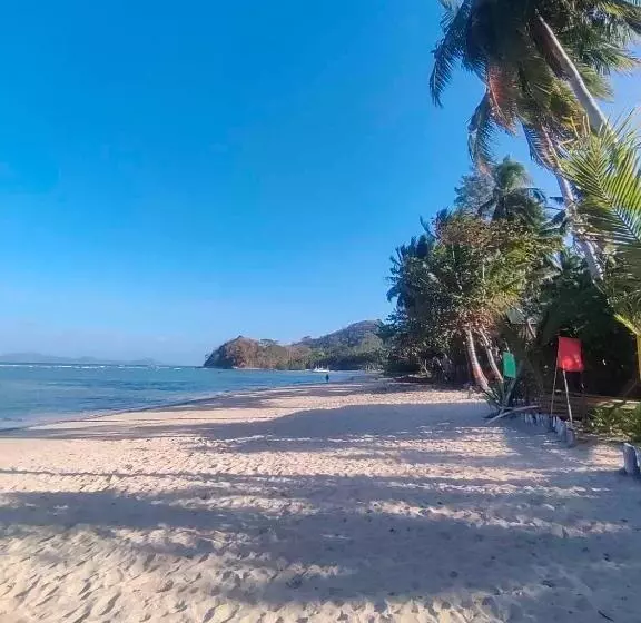ベッドアンドブレックファースト Buluang Native Beach Resort