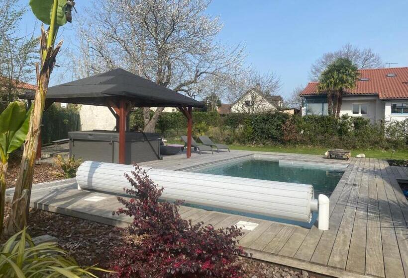 مبيت وإفطار 2 Chambres Dans Villa Avec Spa Et Piscine