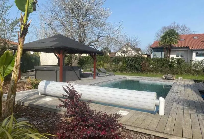 Aamiaismajoitus (B&B) 2 Chambres Dans Villa Avec Spa Et Piscine
