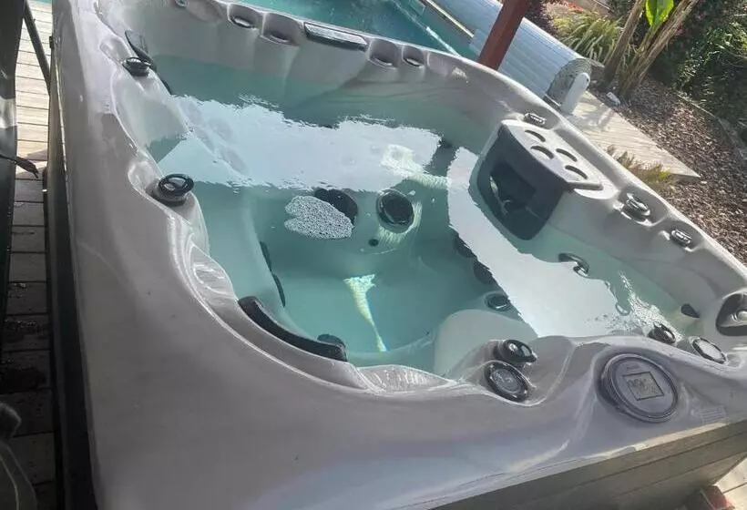 Aamiaismajoitus (B&B) 2 Chambres Dans Villa Avec Spa Et Piscine