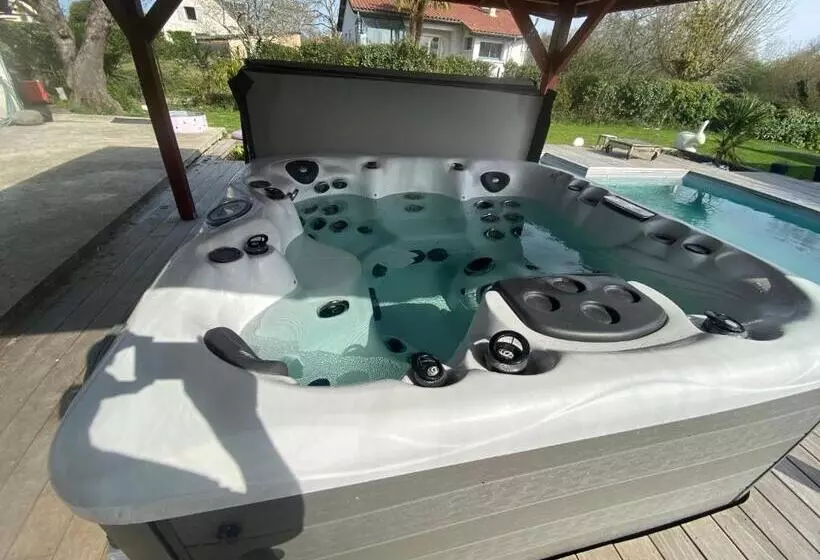 Aamiaismajoitus (B&B) 2 Chambres Dans Villa Avec Spa Et Piscine