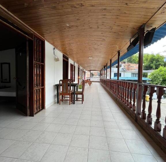 Finca Hotel Piscinando En Pereira