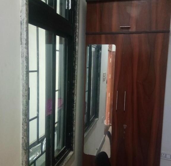 호텔 Aditya Paradise