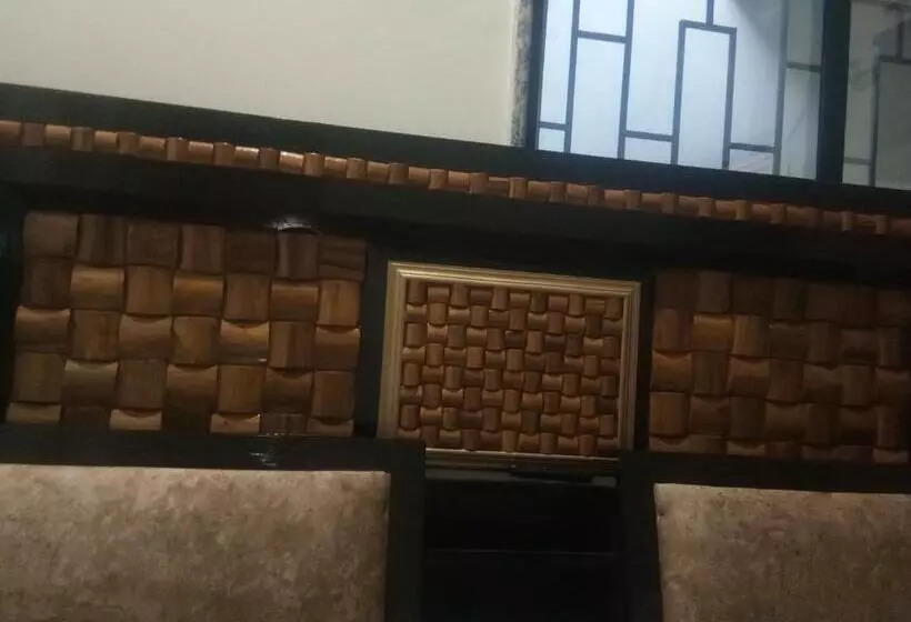 Hotelli Aditya Paradise