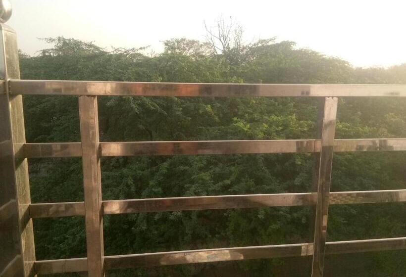 호텔 Aditya Paradise