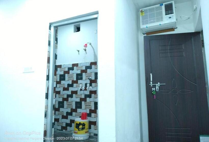 هتل Family Suites By Parinay