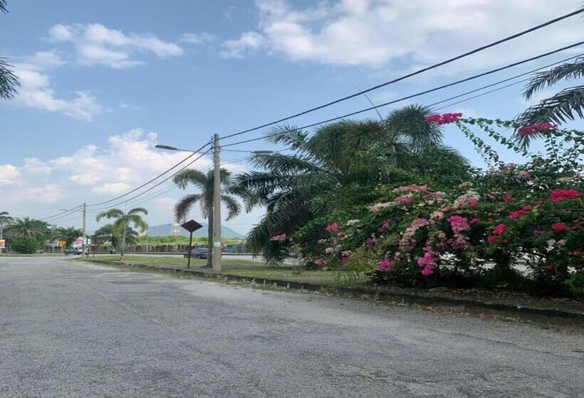 Otel Oyo 90966 Family Homestay