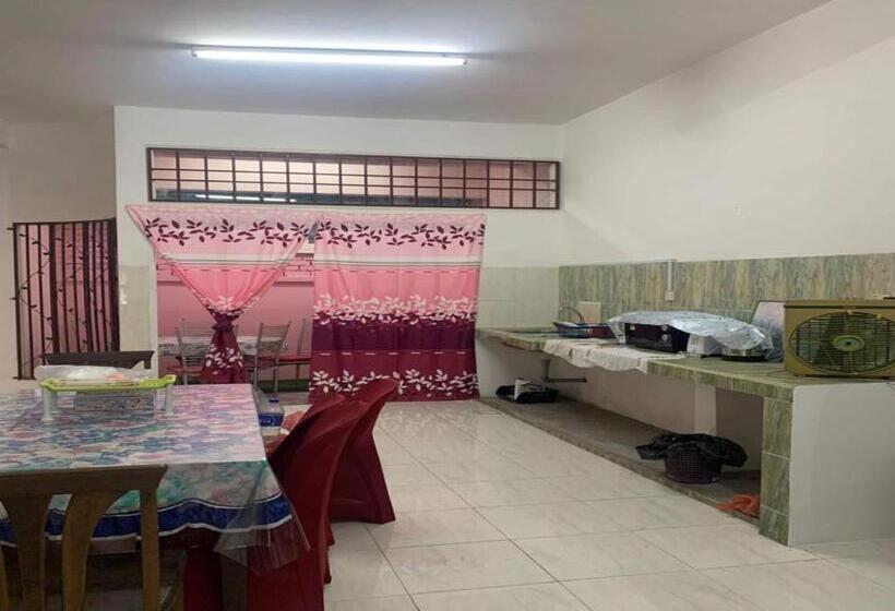 Otel Oyo 90966 Family Homestay