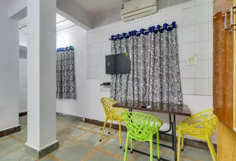 Hotelli Oyo Aai Bunglow