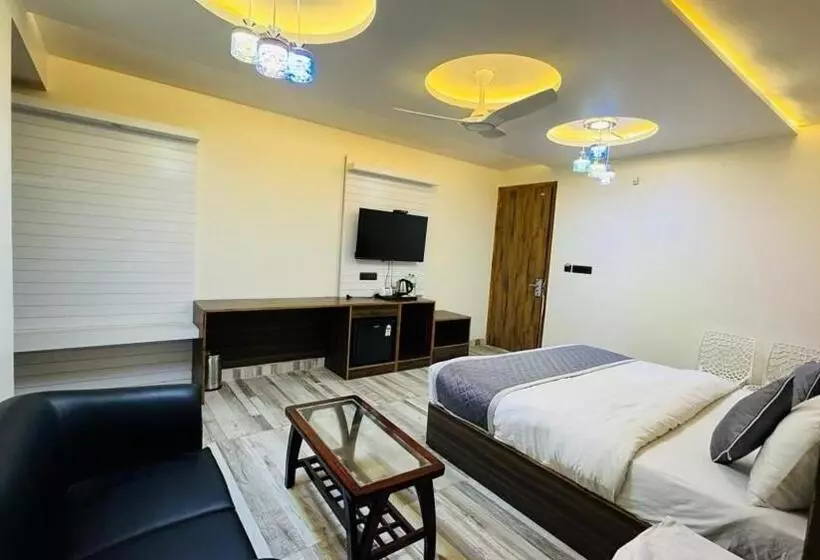 ホテル Raksha Suites & Banquet Greater Noida