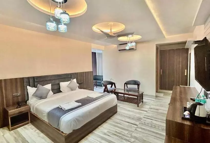 ホテル Raksha Suites & Banquet Greater Noida