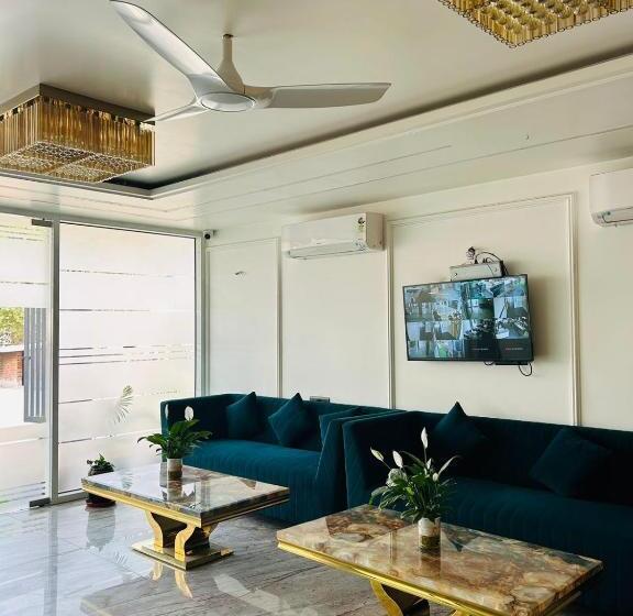 Hotel Raksha Suites & Banquet Greater Noida